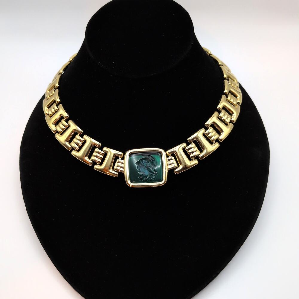 VTG MONET Green Intaglio Soldier Warrior Cameo Gold Tone Choker Necklace 15.5in